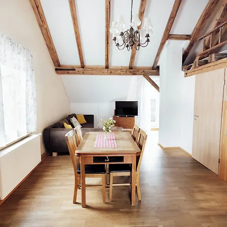 فندق Alte Kass & Kaffeehaus Neidlingen
